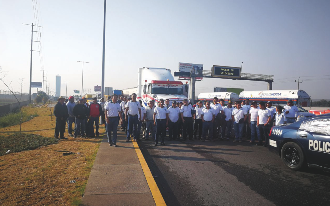 La Delegación de Puebla de CONATRAM, se manifestó por el abuso en el cobro del servicio de grúas.