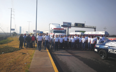 La Delegación de Puebla de CONATRAM, se manifestó por el abuso en el cobro del servicio de grúas.